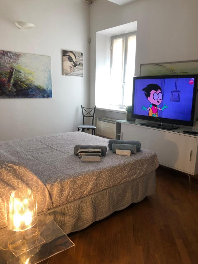 Emma Home Adiacente Alla Piazza Ducale Vigevano Exteriör bild