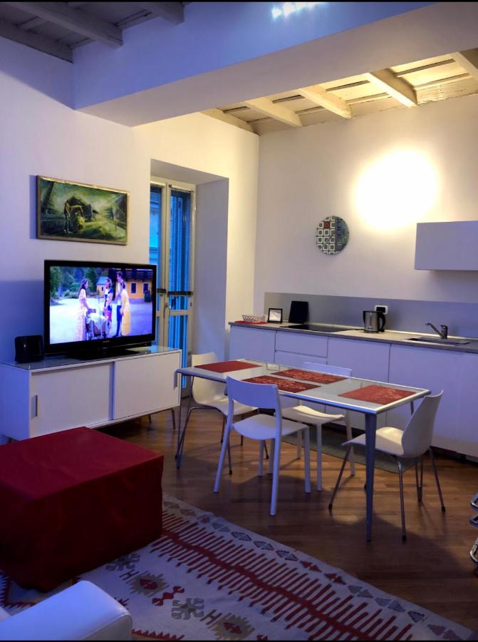 Emma Home Adiacente Alla Piazza Ducale Vigevano Exteriör bild