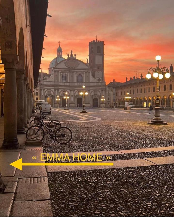 Emma Home Adiacente Alla Piazza Ducale Vigevano Exteriör bild