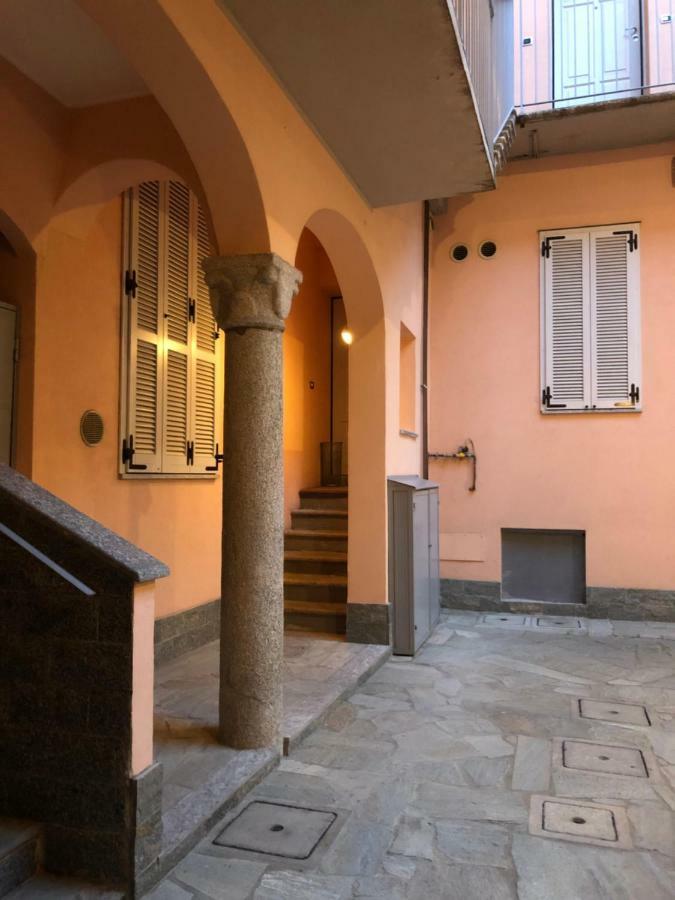 Emma Home Adiacente Alla Piazza Ducale Vigevano Exteriör bild
